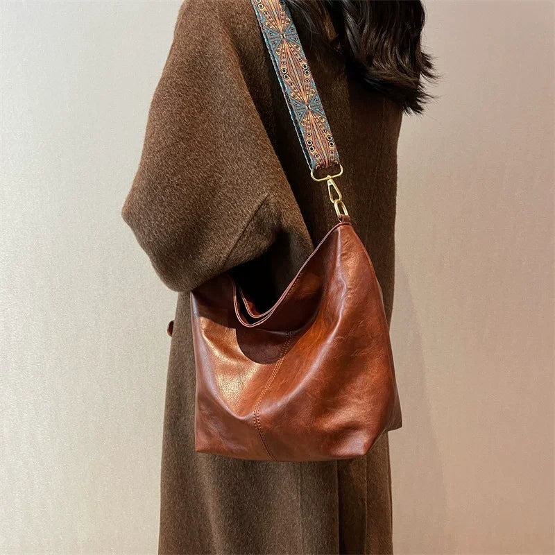Sac à bandoulière vintage en cuir PU pour femme, grande capacité, fourre-tout style hobo, avec large bandoulière, décontracté, à porter en travers du corps, sac à main quotidien de qualité